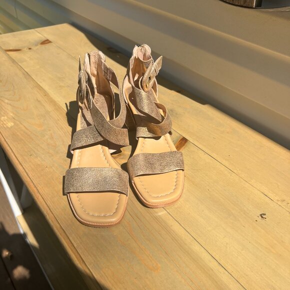 DONALD PLINER Women Helen Light Bronze Casual In Gold 8.5M - Picture 10 of 16